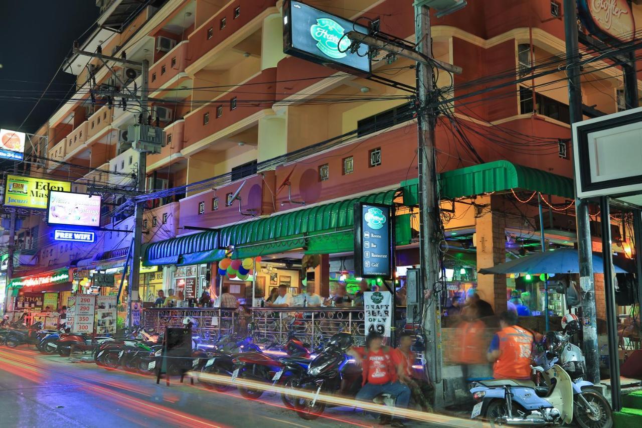 Harrys Hotel Bar & Restaurant Pattaya Esterno foto